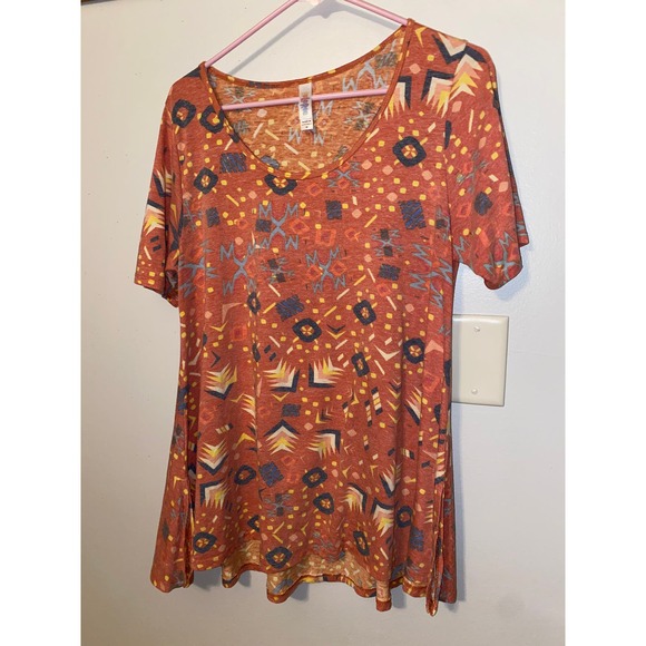 Lularoe PerfectT GUC size medium Faded Red - Picture 2 of 5